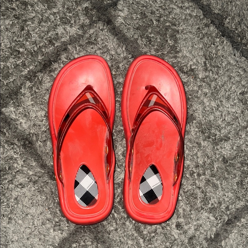 Burberry Red Sandals are in Excellent condition